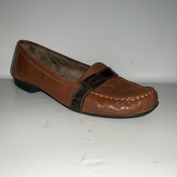 Naturalizer Camel Brown Slip-On Loafers Brass Accent at Vamp Flats - Picture 2 of 7
